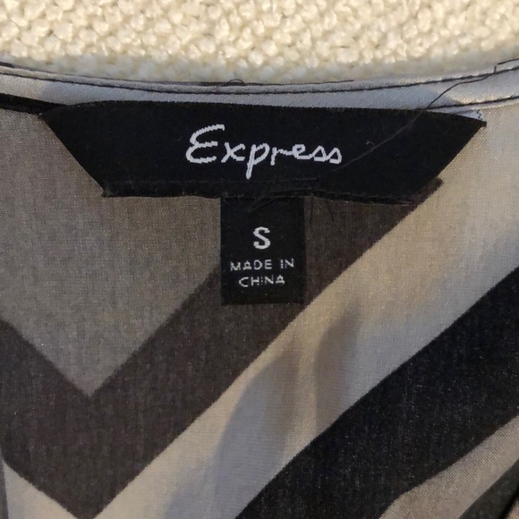 Fun geometric print dress - Picture 2 of 4